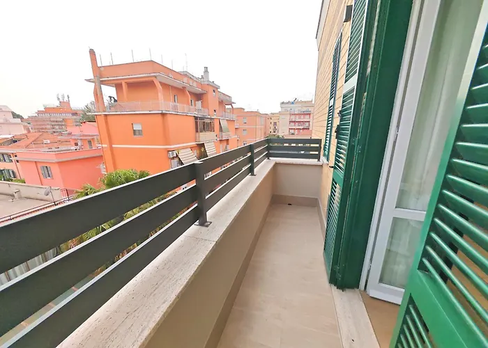 Attico Urbano Terrazza Su Metro A Cornelia